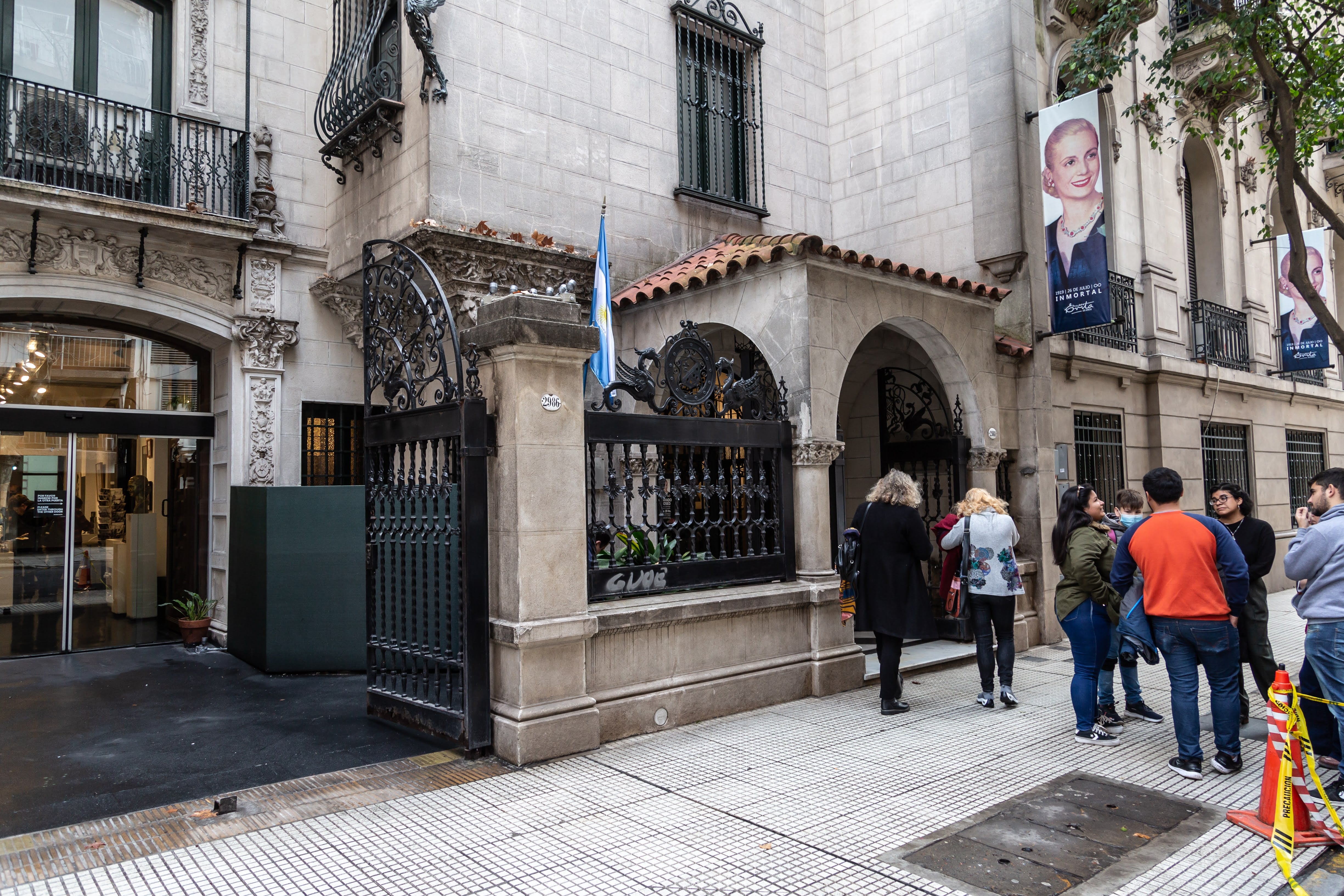 Instituto Nacional de Investigaciones Históricas Eva Perón