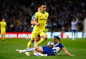 Lautaro jugó todo el partido de vuelta ante Porto por la Champions League (REUTERS/Pedro Nunes)