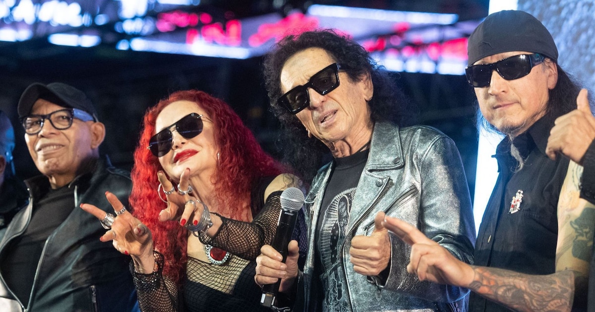 Alex Lora y Chela Lora renovarán sus votos en un concierto de El Tri