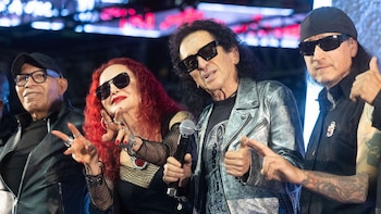 Alex Lora y Chela Lora renovarán votos matrimoniales en el concierto de El Tri en el Palacio de los Deportes