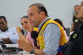 Alejandro Eder impulsa investigaciones tras colapso de edificios recientes en Cali - crédito @alejoeder/X