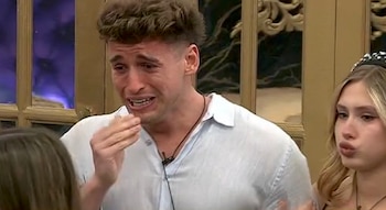 El impacto emocional de la salida de Lola se reflejó en las lágrimas de Manuel Ibero, mostrando el fuerte vínculo construido durante el reality