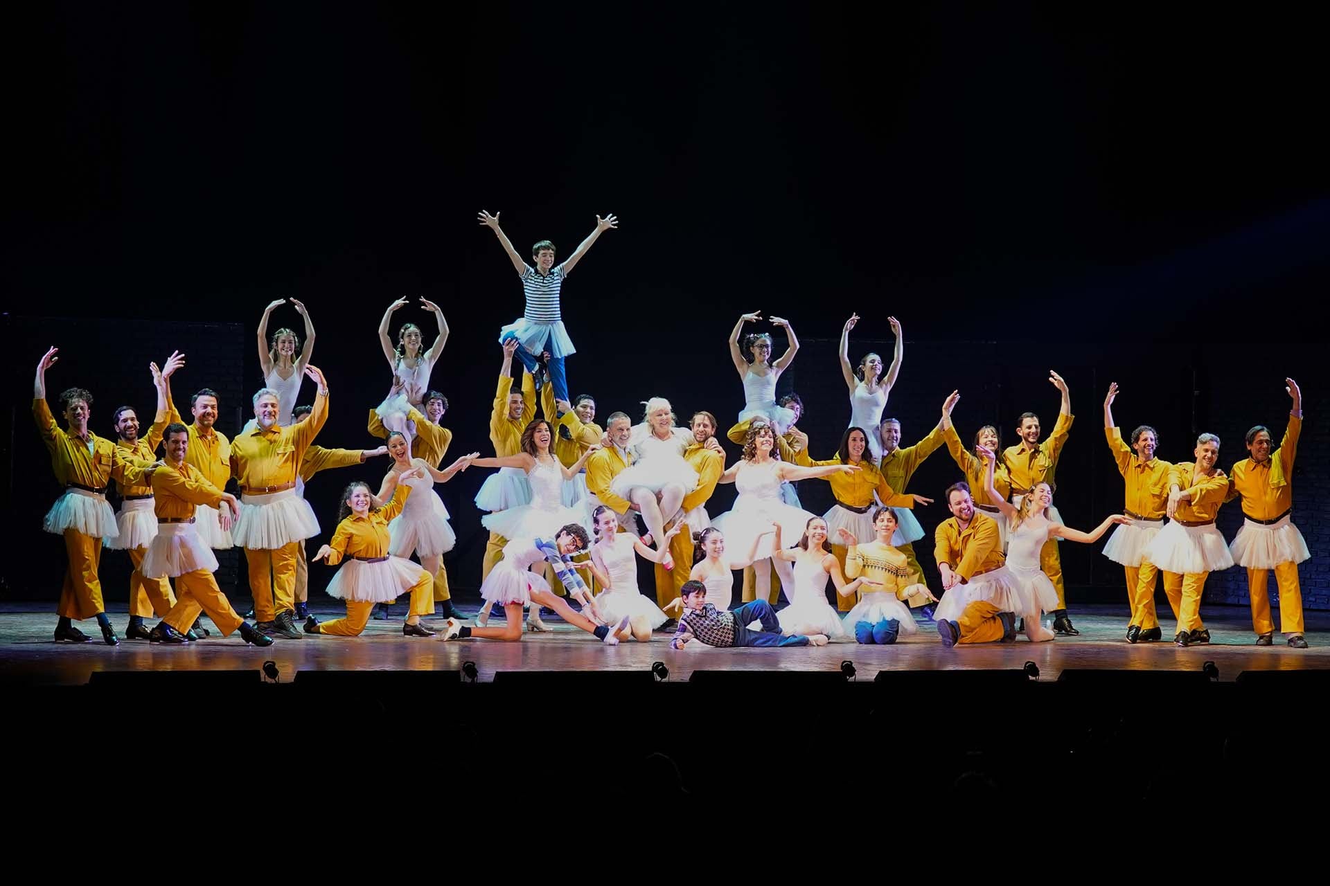Una de las escenas finales de Billy Elliot (Crédito: RSFotos)
