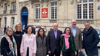 Vox se querella contra el