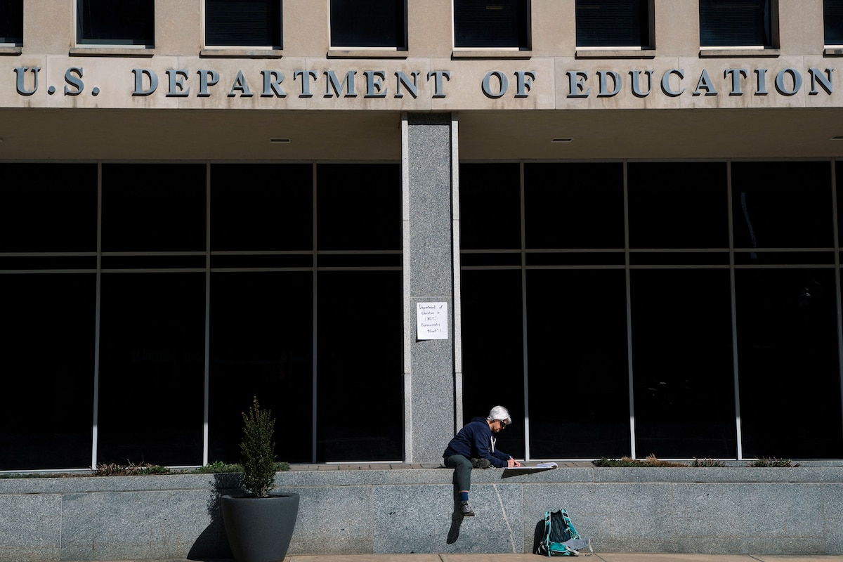Department of Education Reopens Student Loan Reimbursement Requests People walking