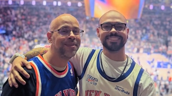 Se endeudó con USD 11.000 para que su padre enfermo cumpliera el sueño de ver a los Knicks en las finales de la NBA