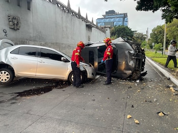Varios accidentes de tránsito en diferentes puntos de la Ciudad de Guatemala dejan muertos y heridos.
