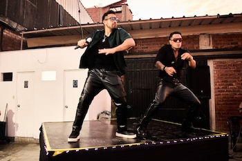 Idénticos brillan en el lanzamiento