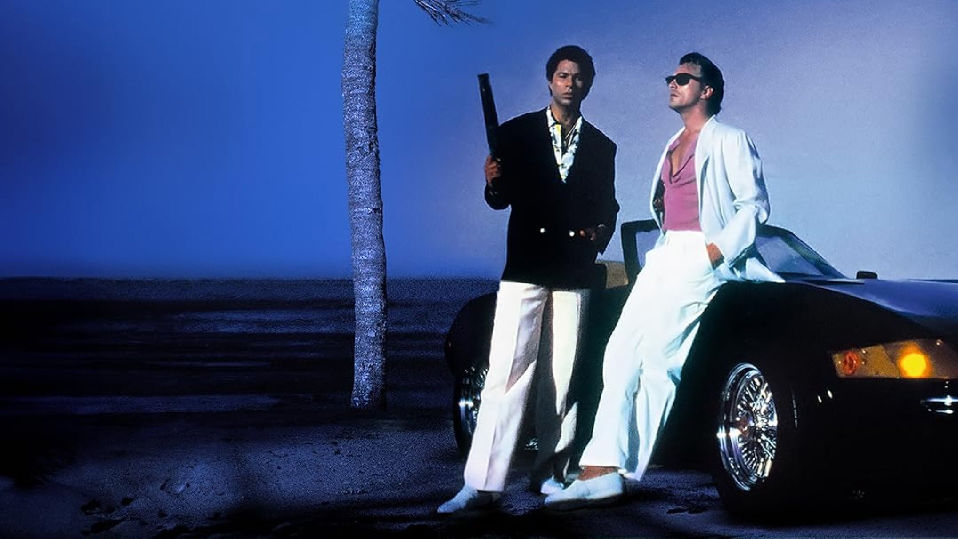 La serie original emitida por NBC entre 1984 y 1989 fue creada por Anthony Yerkovich y protagonizada por Don Johnson y Philip Michael Thomas