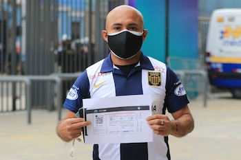 Hinchas de Alianza Lima.