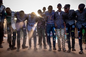 Jóvenes musulmanes, desplazados por la