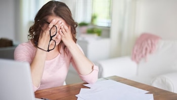 Las bajas médicas por problemas de salud mental disparan el absentismo, especialmente en la Generación Z: “En los jóvenes de 25 a 35 años están muy por encima de otros grupos de edad”