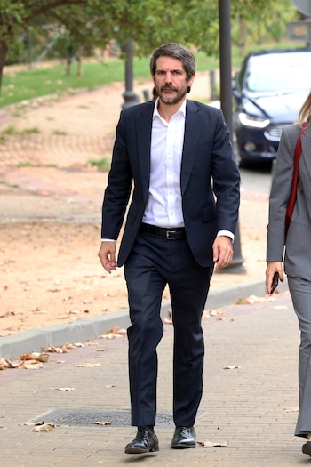 30/09/2026 El ministro de Cultura, Ernest Urtasun, a su llegada al tanatorio para dar el último adiós al cineasta Gonzalo Suárez, a 30 de septiembre de 2026, en Madrid (España).
SOCIEDAD
Ángel Díaz Briñas - Europa Press