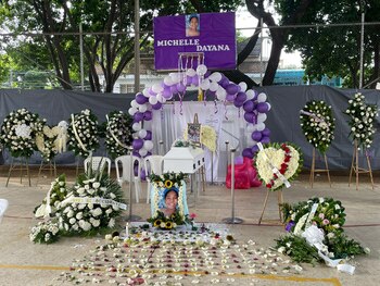 La despedida de la joven