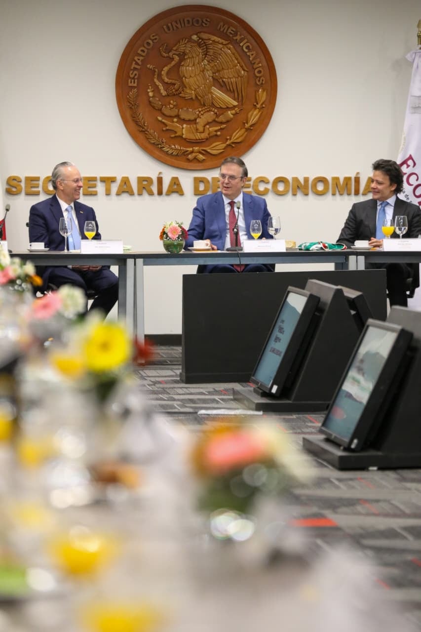 La participación de la Federación Mexicana de Futbol refuerza la estrategia para unir fútbol, patriotismo y apoyo a productos nacionales. Crédito: X @cceoficialmx