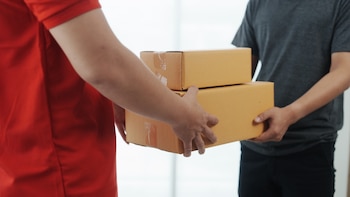 Los costos de última milla y correo moderaron su suba en agosto