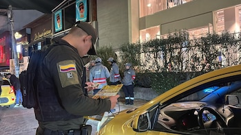 Arrestan a taxista en Bogotá por conducir en estado de embriaguez: tenía 17 anotaciones judiciales por hurto y otros delitos
