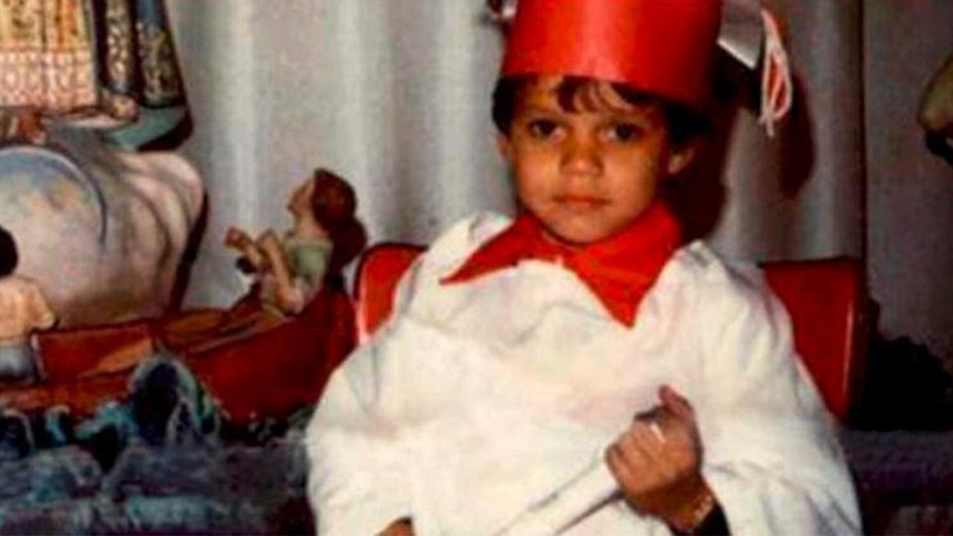 El niño se crió escuchando canciones de Juan Gabriel