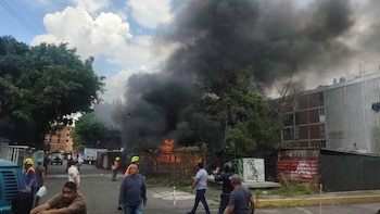 Bomberos controlan incendio en Unidad Infonavit Iztacalco