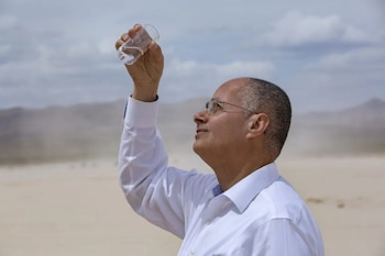 Heng Su desveló un dispositivo recolector de agua que podría solucionar la crisis mundial del agua. (Atoco)