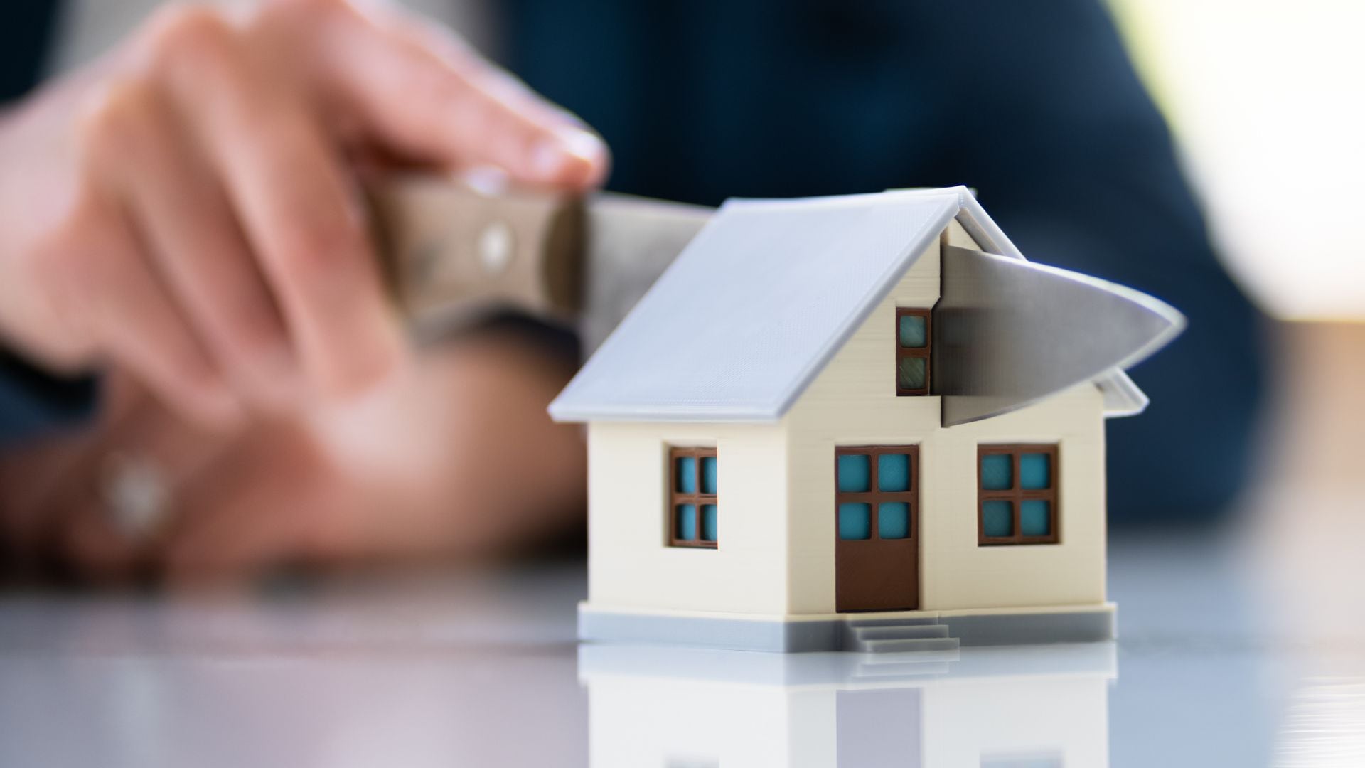 La mayor cantidad de quejas se concentra en las inmobiliarias, con 280 casos, asegura la entidad. (Canva)