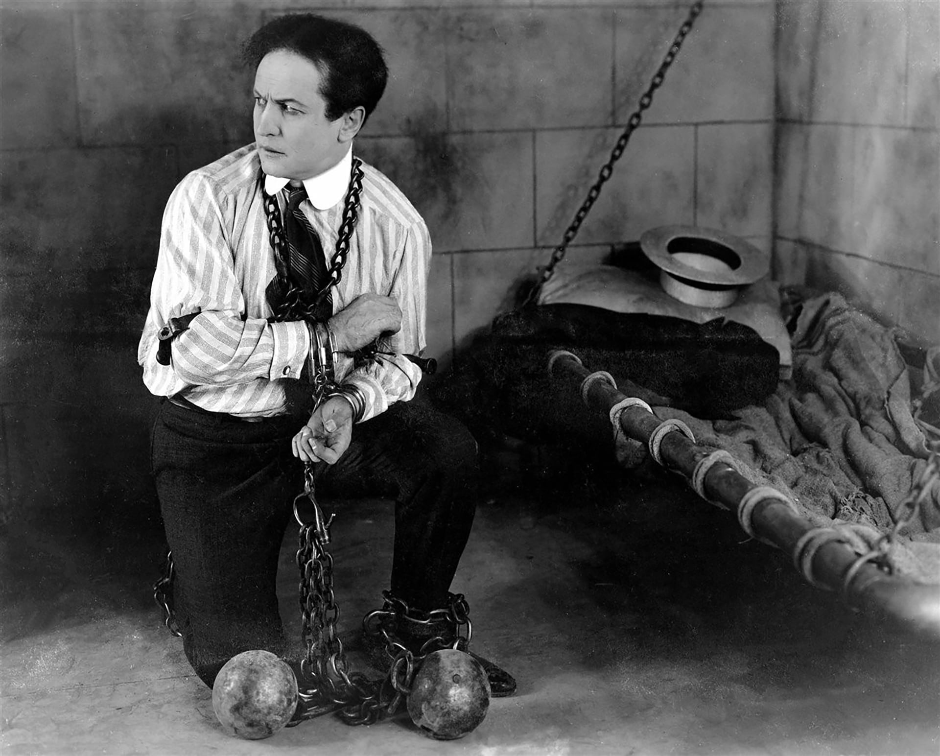 La uróloga Larrian Gillespie revisó documentos y certificados de defunción para cuestionar la versión histórica sobre la muerte de Houdini