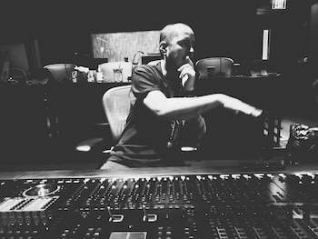 Alejandro Jaramillo fundó Amniótica en