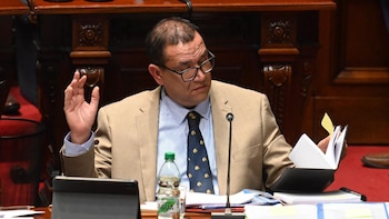 Senador uruguayo fue captado mirando