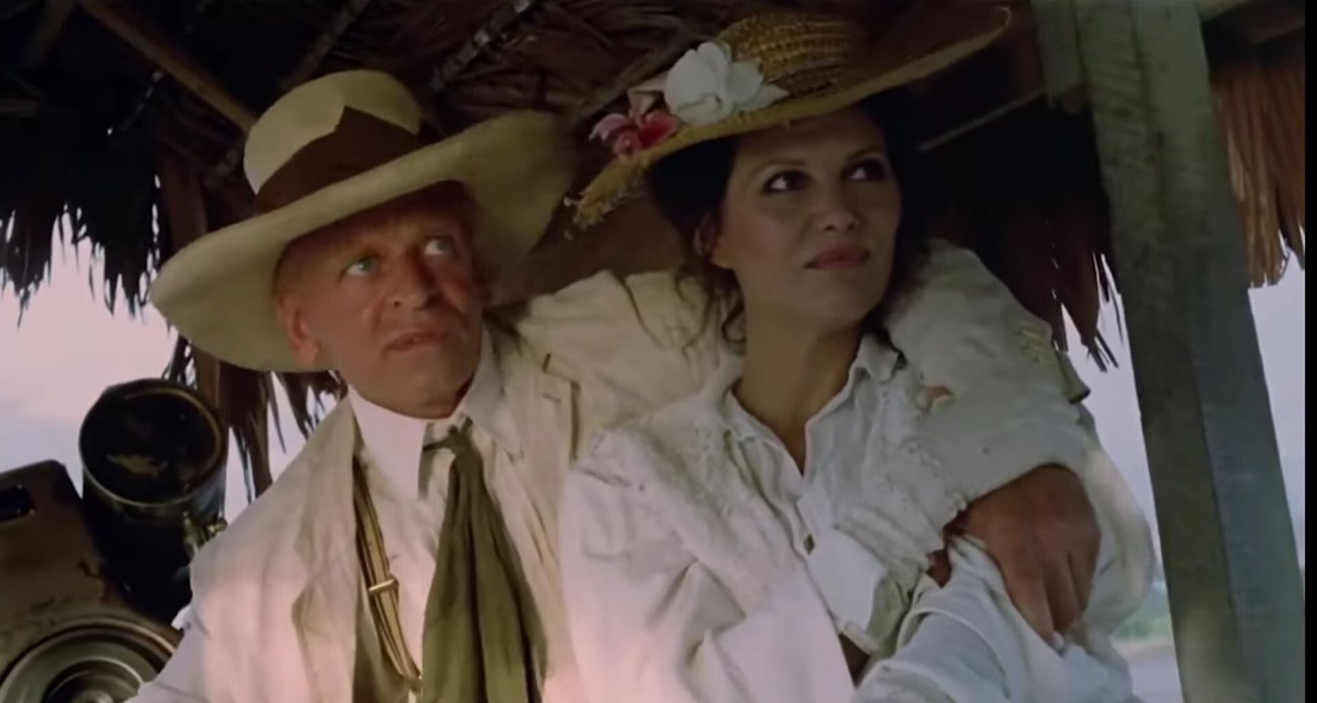 La actriz, ganadora del título “La Italiana más bella de Túnez” en 1957, compartió rodajes con Fellini y Visconti. En Perú, su presencia simbolizó el cruce entre arte europeo y paisaje amazónico. (Fitzcarraldo)