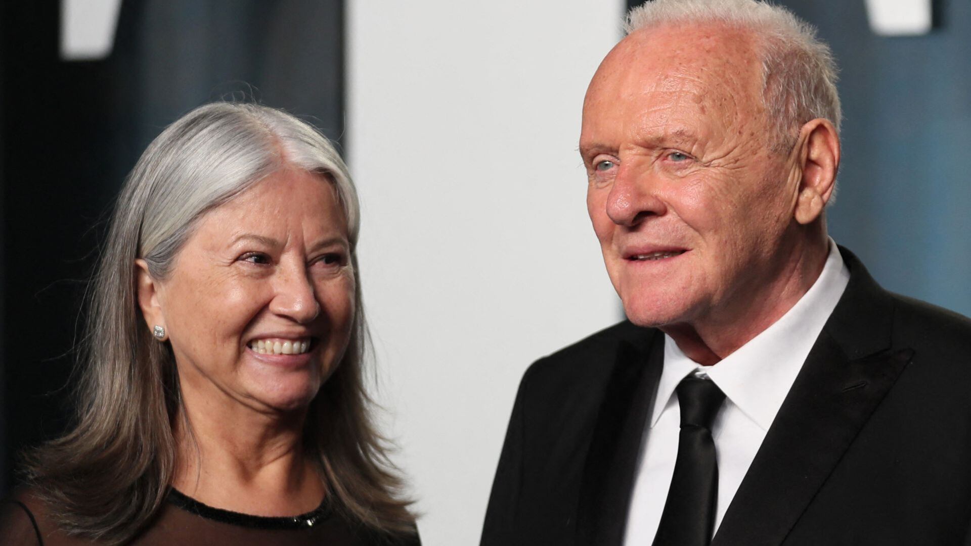 Anthony Hopkins reveló que su esposa, Stella Arroyave, sospecha que podría tener autismo, aunque él se muestra escéptico respecto a un diagnóstico formal (REUTERS/Danny Moloshok)