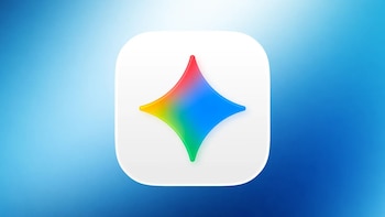 Primer plano del icono de Gemini de Google. Muestra una estrella multicolor (rojo, amarillo, verde, azul) en un fondo blanco cuadrado redondeado, sobre azul