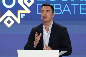 Con tres votos a favor