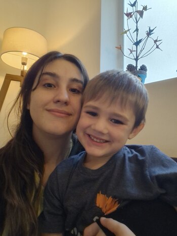 Macarena, mamá de un niño