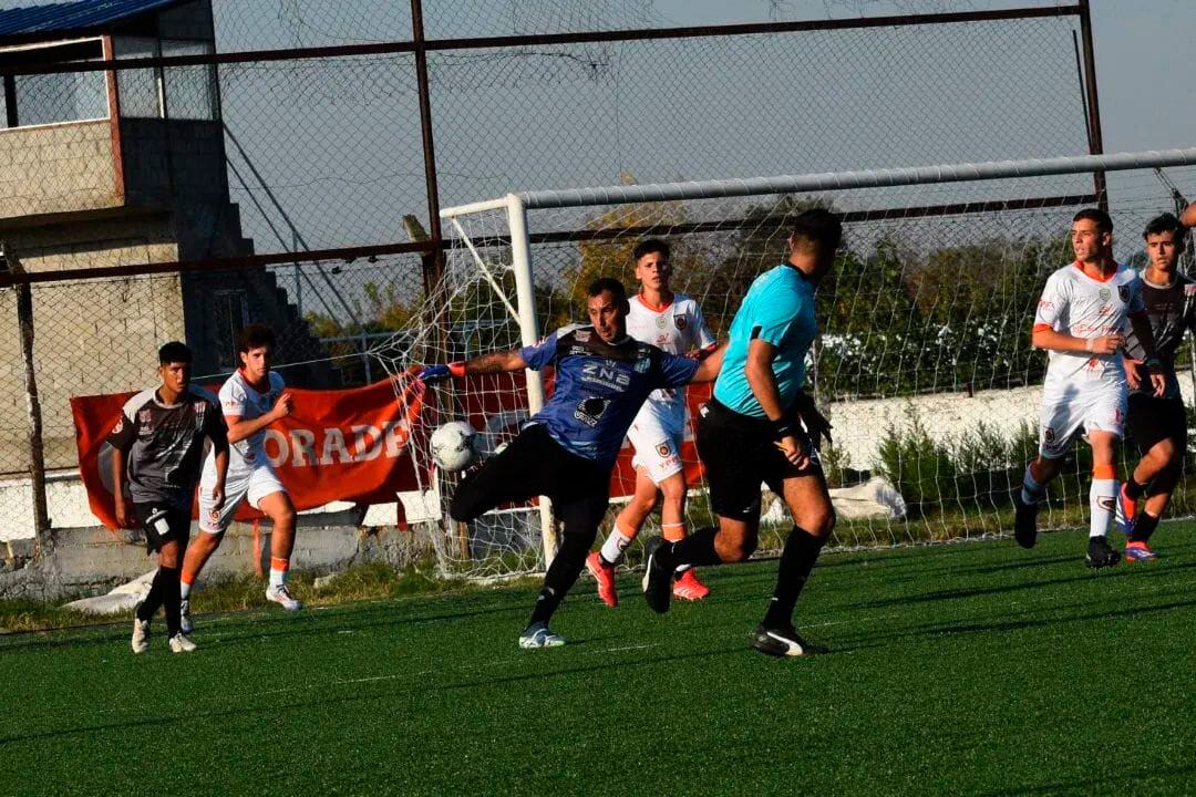 Victoriano Arenas salió anteúltimo sobre 14 equipos en la Zona B de la Primera C