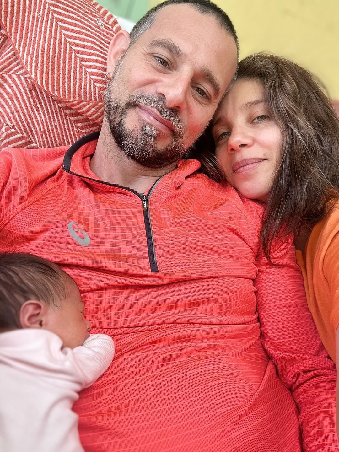 La panelista de El Nueve celebró la llegada de su hija con el productor Diego Schiariti