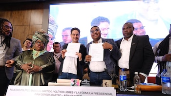 Movimiento Libres y liderazgo afro formalizan adhesión a la campaña presidencial de Iván Cepeda