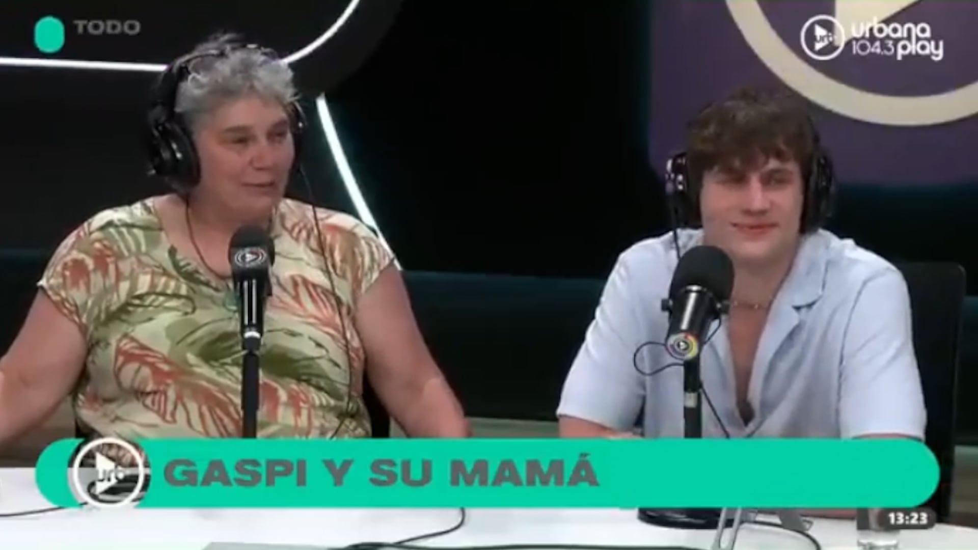 “Hace bastante tiempo, creo que hace mucho que hago cosas, más o menos de los 15 años que iba al colegio y ya empezaba a agarrar la cámara”
