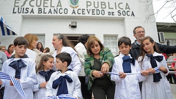 Cada vez nacen menos uruguayos y las aulas se vacían de a poco: prevén una caída masiva de la matrícula