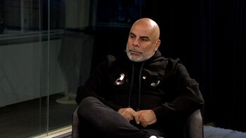 Chicho Serna permanece en Argentina