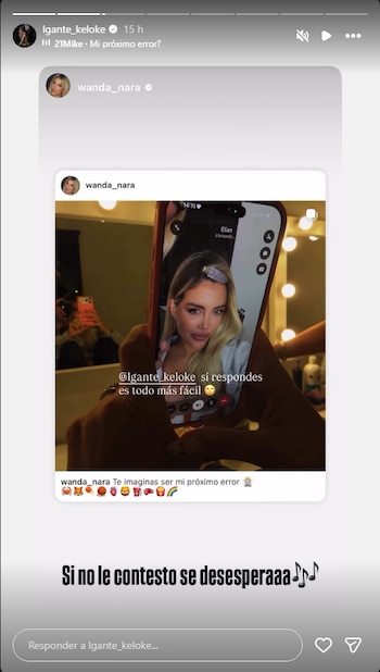 Captura de pantalla de una historia de Instagram con una fotografía de Wanda Nara sosteniendo un teléfono móvil y varios textos superpuestos
