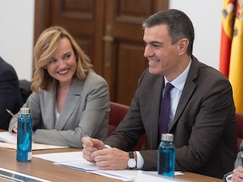 Pilar Alegría y Pedro Sánchez, en una foto de archivo.
(Eduardo Parra - Europa Press)