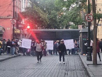 Mestros bloquearon la entrada a