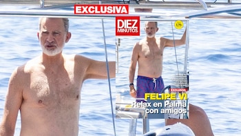 Felipe VI celebra con amigos a bordo de un velero la recuperación de Jaime Anglada