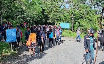 El conflicto agrario en Macho Creek enfrenta los reclamos de derechos ancestrales de familias q'eqchi' con procesos judiciales de presuntos propietarios y denuncias de criminalización comunitaria.