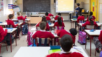 Los profesores de la concertada quieren el sueldo y los derechos que tienen los de la pública: arrancan las negociaciones del convenio entre patronal y sindicatos