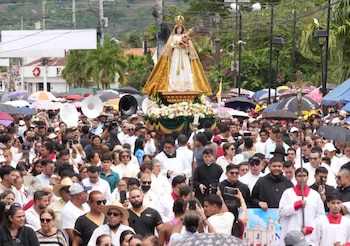 La imagen de la Virgen del Rosario volvió a recorrer las calles de Estelí con un trayecto limitado./ (el19digital)