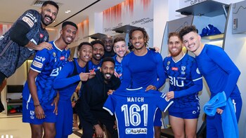 André Carrillo celebró junto a