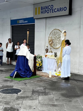 El Salvador celebró con gozo y fervor la solemnidad por el Cuerpo y la Sangre de Cristo