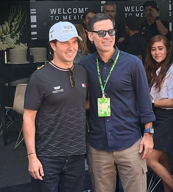 El entrenador mexicano aprovechó el comienzo del Gran Premio de México para reconocer al tapatío, quien está por alcanzar las 300 participaciones en la categoría reina.