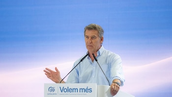 Feijóo cree que Zapatero ha pasado de "faro moral a fosa moral" de Sánchez